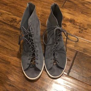 Dolce Vita grey lace up booties